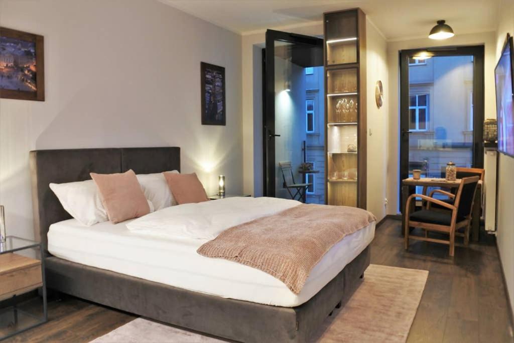 Boutique 109 - Old City, Luxury Apt. With A Garage Cracóvia Exterior foto