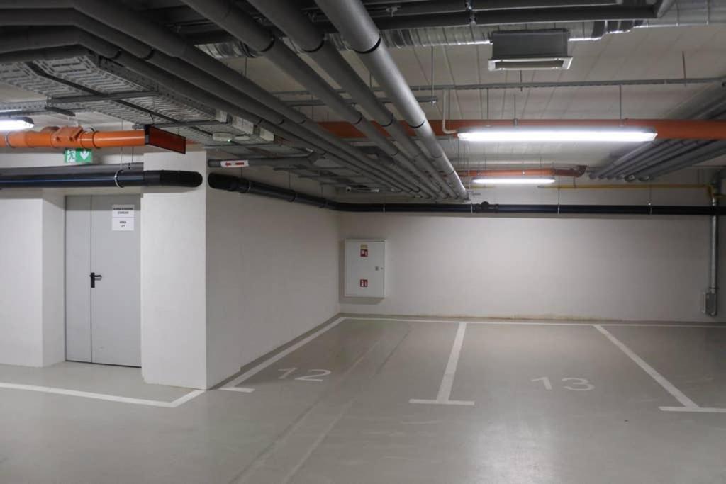 Boutique 109 - Old City, Luxury Apt. With A Garage Cracóvia Exterior foto